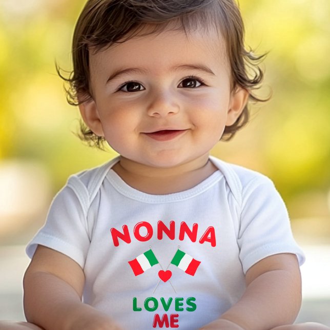 Body Nonna m'aime (Nonna Loves Me Italian Flags Baby Onesie in White)