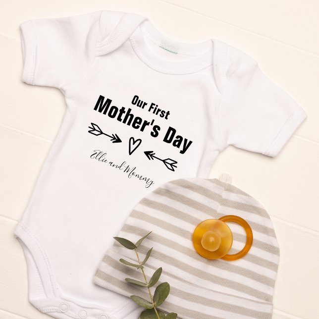 Body Notre première fête des mères personnalisée (Our First Mother's Day Personalized Baby Bodysuit)