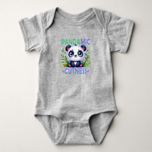 Body Pandamic Cuteness Pun. Caricature du bébé Panda