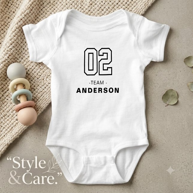 Body personnalisé pour bébé en élégante écriture p (Elegant Script Personalized Baby Bodysuit Customs)