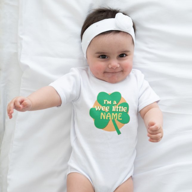 Body Personnalisé Wee Little Irish (Celebrate with style! Personalized Irish baby tees for St. Patrick's Day and beyond. Order now!)
