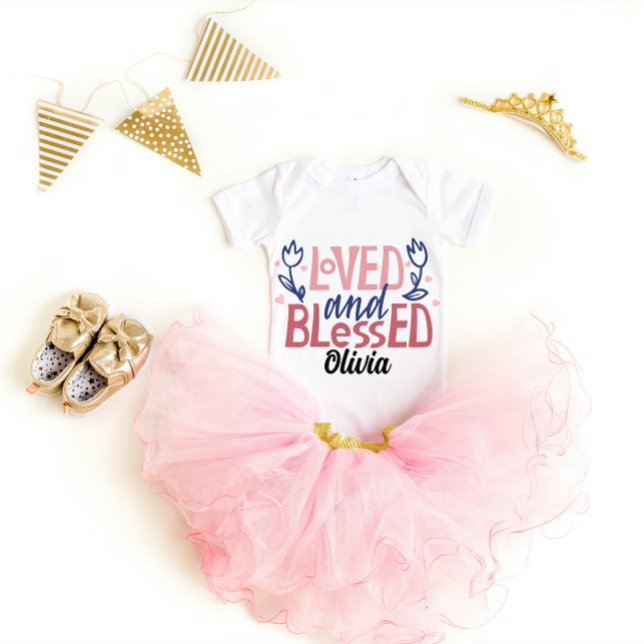 Body Personnalisée fille aimée et bienheureuse (Personalized Loved Blessed Baby Bodysuit)