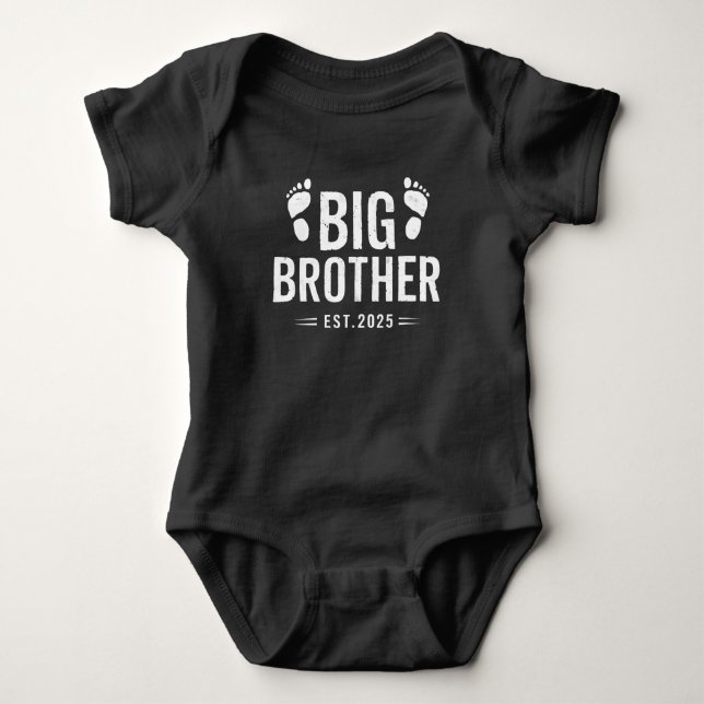Body Promu dans Big Brother Est. 2025 Bébé Annonce (Devant)