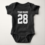 Body Red White Baby Football Sports Jersey Romper<br><div class="desc">Joli maillot de football pour bébé. Maman et papa adorent le sport. C'est naturel que le bébé aussi. Mignonne tenue pour bébé en rouge et blanc. Vous pouvez customiser le nom et le numéro du joueur sur l'avant et l'arrière du maillot. Pas seulement pour les fans de football. N'importe quel...</div>