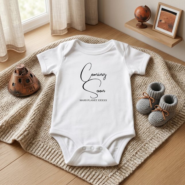 Body Script personnalisé (annonce de grossesse) à venir (coming soon newborn announcement bodysuit, personalized due date baby clothes, fun baby gifts )