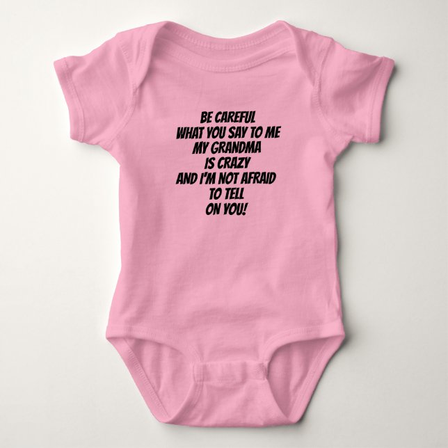 Body T-shirt bébé grand-mère folle rose (Devant)