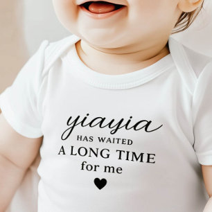 Body T-shirt bébé "Yiayia a attendu" Cadeau