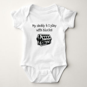 Body T-shirt de bloc moteur avec le papa
