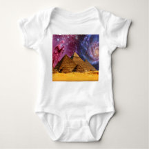 tempête cosmique au-dessus de l'égypte