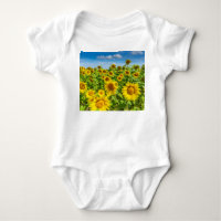 Terrain de tournesol, ensoleillé l'été.