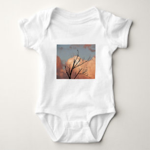 Body Trebranches remplies d'oiseaux noirs