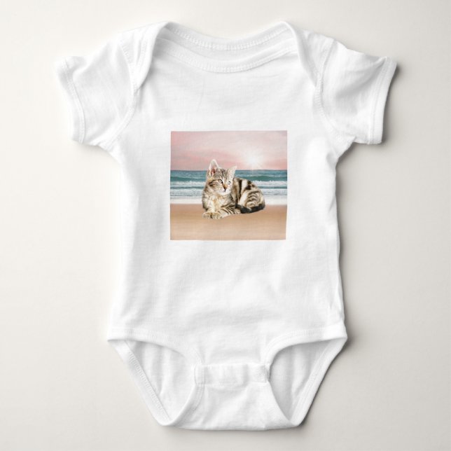 Body Un chat rayé plus mignon assis sur la plage au cou (Devant)