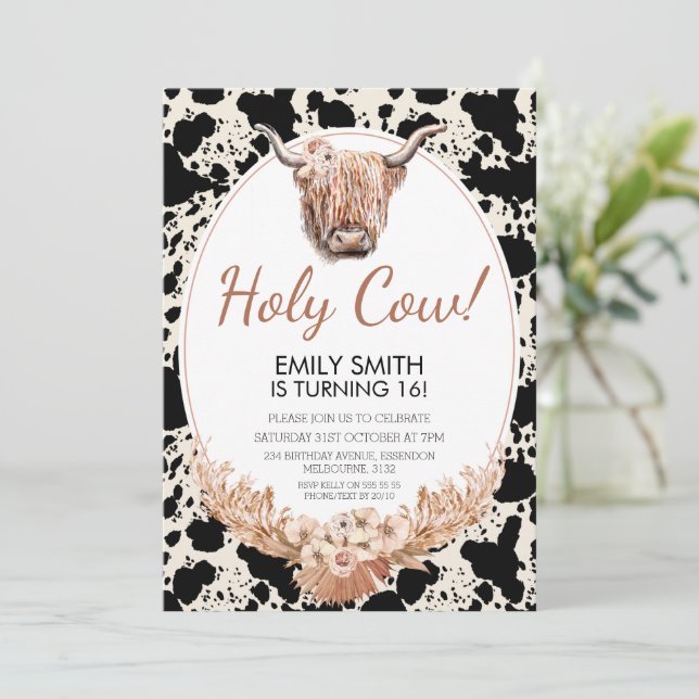 Boho Floral Highland Cow Invitation d'anniversaire (Debout devant)
