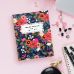 Boho Floral Patch - Marine Blue & Coral - Nom<br><div class="desc">Pantalon spiral imprimé avec un motif floral coloré de fleurs dessinées à la main en orange,  rouge corail,  rose chaud et blanc,  comme des pansies,  des marguerites et des roses. Ajoutez votre nom et l'année à la couverture.</div>