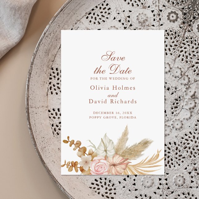 Boho Moderne Herbe de Pampas Minimal Faire-Part de (Modern Boho Pampas Grass Save the Date Card on a beautiful neutral boho plate.)