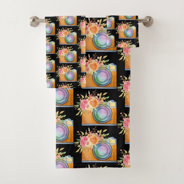 Boho Orange Camera & Fleurs Motif d'aquarelle (En situation)