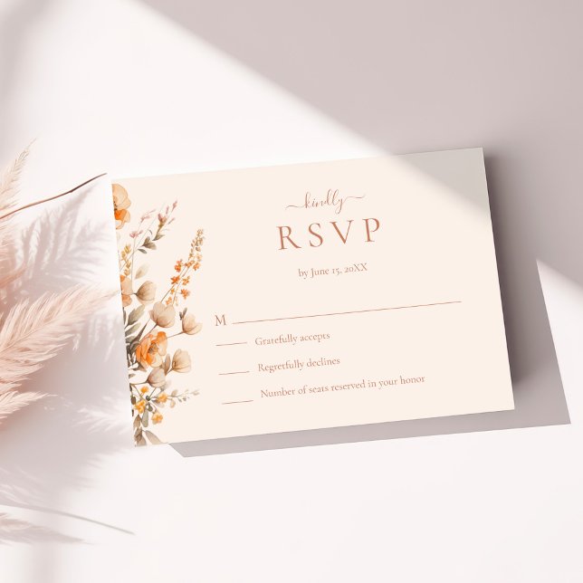 Boho Terracotta Fleurs sauvages mariage carte RSVP (Boho Terracotta Wildflowers Wedding RSVP Card on a sunny table with neutral dry botanicals.)