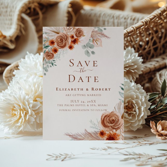 Boho Terracotta Floral Herbe de Pampas Faire-Part  (Boho Terracotta Floral Pampas Grass Save the Date Invitation on a sunny table with boho flowers)