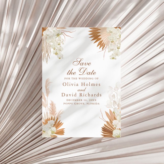 Boho Terracotta Herbe de Pampas Floral Faire-Part  (Boho Terracotta Pampas Grass Floral Wedding Save The Date on a sunny neutral dry palm leaf.)