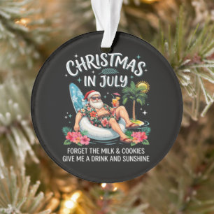 Boisson de vacances de Noël en juillet de Santa