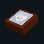 Boîte À Souvenirs 3ème moonstone mariage anniversaire photo femme<br><div class="desc">Perles de pierre de lune graphique effet coeur gardien trinket boîte cadeau. Parfait pour présenter un cadeau spécial supplémentaire pour votre femme lors d'un 3e anniversaire spécial de mariage ou d'une autre occasion spéciale. Personnalisé avec vos propres mots photo et dates. Conçu par Sarah Trett pour www.mylittleeden.com</div>