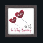 Boîte À Souvenirs 40e anniversaire du mariage de Ruby Ballons de coe<br><div class="desc">Boîte cadeau personnalisée 40e anniversaire mariage avec ballons de coeur rouge. Un beau cadeau pour un mari de donner sa femme ou pour la famille / amis à donner à un couple qui célèbre leur anniversaire de mariage de rubis. Cliquez sur personnaliser pour modifier les noms ou le numéro d'anniversaire...</div>
