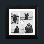 Boîte À Souvenirs 4 Photo Collage Mariage Anniversaire Nom et date<br><div class="desc">Créez votre propre collection photo d'anniversaire Mariage, gris et blanc. Que vous fêtiez votre premier ou votre cinquantième anniversaire de mariage, le Collage photo de l'anniversaire du Mariage est la façon idéale de commémorer votre journée spéciale et l'amour que vous partagez. Ajoutez Vos Photos, Ajoutez Vos Noms, Ajoutez Votre Date...</div>