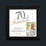 Boîte À Souvenirs 70 et fabuleux Elégant 70e anniversaire Photo<br><div class="desc">70 et Fabulous Elegant 70th Birthday Photo boîte cadeau. Ajoutez votre nom et votre photo.</div>