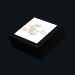 Boîte À Souvenirs Amelia nom customisé commençant par une boîte cade<br><div class="desc">Jolie boîte de cadeau personnalisé de conservation de nom. Parfait pour présenter un cadeau spécial supplémentaire. Boîte cadeau actuellement lit Amilia ou vous pouvez être personnalisé avec votre propre nom en commençant par la lettre A. © Dessin et design original de lettre par Sarah Trett. www.sarahtrett.com pour www.mylittleeden.com</div>