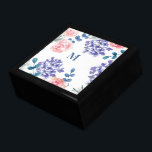 Boîte À Souvenirs Aquarelle moderne Floral Monogramme personnalisé<br><div class="desc">Faites-vous plaisir avec la boîte cadeau Floral Floral Watercolor Custom Monogram, un mélange parfait de fonctionnalité et d'art. Cette charmante boîte est une invitation à offrir un cadeau qui en dit long sur l'attention et le style. Décoré d'un mélange de fleurs d'aquarelle méticuleusement peintes à la main, le design exsumera...</div>