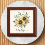 Boîte À Souvenirs Aquarelle monogramme Vintage Tournesol rustique<br><div class="desc">Ajoutez du charme vintage à votre emballage cadeau avec notre boîte cadeau Monogrammed Watercolor Vintage Sunflower! Personnalisez-le pour une touche unique.</div>