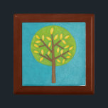 Boîte À Souvenirs Arbre vert avec Feuilles jaunes par Chariklia Zarr<br><div class="desc">Chariklia Zaris a créé cette oeuvre représentant un joli arbre vert aux feuilles jaunes. Son tronc ne demande qu'à être penché sur lui,  ses branches tendant à être grimpées. Commandez votre exemplaire et placez-le sur votre mur préféré !</div>