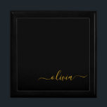 Boîte À Souvenirs Black Gold Modern Script Girl Monogramme Nom<br><div class="desc">Noir et or Simple script Monogramme Nom Bijoux Garde boîte. Cela fait le cadeau parfait de remise de diplômes,  anniversaire,  mariage,  douche nuptiale,  anniversaire,  baby shower ou bachelorette pour quelqu'un qui aime le luxe glam et les styles chic.</div>