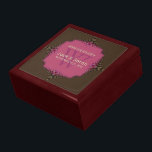 Boîte À Souvenirs Boîte à cadeaux élégante Lacy Mariage Anniversaire<br><div class="desc">Boîte cadeau élégante et élégante avec dentelle fine et détaillée comme le design créé à partir de fractales en rose et vert olive profond - Exquise et élégante coutume Anniversaire, Mariage ou fiançailles présent. Personnalisez avec des noms, date d'anniversaire et monogramme ou numéros - fait dans une merveilleuse boîte cadeau...</div>