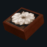 Boîte À Souvenirs Boîte à saké 'Rose Sepia Spring'<br><div class="desc">Cette belle "Spring Sepia Rose Keepsaké Box" est un cadeau classique et élégant pour toute occasion. Parfait pour garder ou présenter ce bijou spécial,  ou comme un cadeau tout seul.</div>