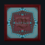 Boîte À Souvenirs Boîte cadeau pour Mariage de dentelle satinée turq<br><div class="desc">Dentelles uniques et élégantes aux couleurs bleu, turquoise et ocre foncé (brun rougeâtre). Fabriqué en fractales - ce qui lui donne un look dentelle satinée - Exquis et élégant personnage de mariage, Anniversaire ou fiançailles présent. Personnalisez avec des noms, date d'anniversaire et monogramme ou numéros - fait dans une merveilleuse...</div>