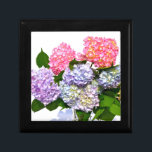 Boîte À Souvenirs Bouquet Hydrangea<br><div class="desc">Romantique classique de vieille mode charme Hydrangeas. Un beau bouquet de bleus verts violets et d'hydrangées roses. Photo de H Cooper</div>