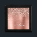 Boîte À Souvenirs Brushed metal rose Gold Pink Glitter Monogram<br><div class="desc">Rose Gold - Blush Pink Faux Foil Parties scintillant à étincelles métalliques brossé Monogramme de métal Nom Boîte de conservation de bijoux. Cela fait le cadeau parfait de remise de diplômes, anniversaire, mariage, douche nuptiale, anniversaire, baby shower ou bachelorette pour quelqu'un qui aime le luxe glam et les styles chic....</div>