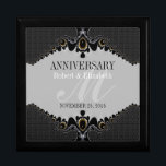Boîte À Souvenirs Cadeau élégant Gris Noir Mariage Ornate Anniversai<br><div class="desc">Dentelle d'art fractal unique et élégant en gris foncé et noir plus damas motif aussi - Exquise et élégante coutume mariage, anniversaire ou fiançailles présent. Personnalisez avec des noms, date d'anniversaire et monogramme ou numéros - fait dans une merveilleuse boîte cadeau en bois pour garder des bijoux, des bijoux pour...</div>