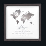 Boîte À Souvenirs Carte du monde d'argent mariage ou cadeau annivers<br><div class="desc">Aquarelle métal argent effet monde carte mariage ou cadeau d'anniversaire. Belle carte du monde argent classique avec coeur amovible pour montrer mariage ou lune de miel emplacement. Un cadeau idéal pour les mariages de lieux. Le coeur peut être caché s'il n'est pas nécessaire.</div>