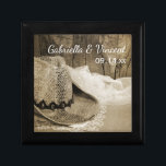 Boîte À Souvenirs Cowboy Casquette et Barn Wood Country Western Mari<br><div class="desc">Customisez la charmante boîte à cadeaux Cowboy Casquette et Mariage campagnard en bois de la grange avec les noms personnels de la date de la mariée et du marié et de cérémonie de mariage. Cette boîte de rangée à thème de ranch rustique chic dispose d'une numériquement couleur sépia noir et...</div>