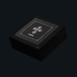 Boîte À Souvenirs Croix en cuir vintage noir et diamants blancs<br><div class="desc">L'image de texture en cuir vintage noir est accentuée d'un cadre argenté et d'une croix brillante de diamants blancs : accent de pierre rouge et nom personnalisé.</div>