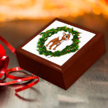 Boîte À Souvenirs Cute Baby Christmas Deer in Holly<br><div class="desc">This Christmas gift box features a sweet little baby deer,  standing inside a wreath of holly.</div>