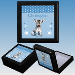Boîte À Souvenirs Cute zebra stars ajouter nom bleu keepsa<br><div class="desc">Garder boîte cadeau pour les enfants. Personnalisez avec un nom. Avec un joli zèbre,  pois et étoiles avec les couleurs bleu et blanc.</div>