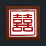 Boîte À Souvenirs Double Bonheur rouge foncé - Carré<br><div class="desc">Le symbole du Double Bonheur est un pictogramme chinois qui représente un couple heureux tenant la main. Vous le verrez partout chez un mariage chinois,  mais vous aimeriez peut-être célébrer un nouveau bébé ou simplement montrer votre amour !</div>