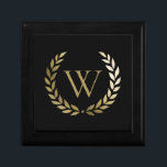 Boîte À Souvenirs Élégant monogramme de couronne de laurier d'or noi<br><div class="desc">Cette élégante boîte cadeau personnalisée présente un faux monogramme d'or encadré d'une couronne de laurier d'or sur un simple arrière - plan noir. Conçu par Susan Coffey.</div>
