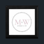 Boîte À Souvenirs Élégante boîte cadeau de Mariage de monogramme ros<br><div class="desc">Élégant Monogramme rose avec bordure Milgrain noir. La bordure pointillée rappelle le milgrain,  qui est une technique de détail de bijoux souvent utilisée pour les anneaux fiançailles et mariages. La bordure milgrain ajoute un style moderne et élégant à cette boîte cadeau monogrammed keepsaké.</div>