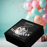 Boîte À Souvenirs Fée magique Première fille Joyeux anniversaire<br><div class="desc">Magical Fairy First Girl Happy Birthday boîte cadeau d'anniversaire - Enchanting Design avec Fairy Lights, Moon, et Pixie Dust. Parfait pour les célébrations du 1er anniversaire. Plongez dans le monde enchanteur des fées avec notre "Magical Fairy First Girl Happy Birthday Gift Box". Conçu pour ajouter une touche de magie à...</div>