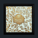 Boîte À Souvenirs Feuilles d'or 50e anniversaire Mariage<br><div class="desc">Joli 50ème Anniversaire de Mariage d'or design sur arrière - plan d'aqua à la menthe pastel avec une superposition d'élégants feuilles d'or. Correspondance de bannière or et de zones de texte personnalisées prêtes à être personnalisées. Vous pouvez modifier l'arrière - plan en blanc ou en une autre couleur en cliquant...</div>