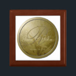 Boîte À Souvenirs Fleurs d'or mariage Monogramme boîte cadeau 3<br><div class="desc">Une boîte cadeau Mariage Monogrammé personnalisée ajoute une touche d'élégance ultime à votre mariage.</div>